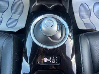 Nissan Leaf 30kWh Tekna Auto 5dr