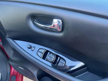 Nissan Leaf 30kWh Tekna Auto 5dr