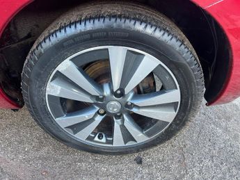 Nissan Leaf 30kWh Tekna Auto 5dr