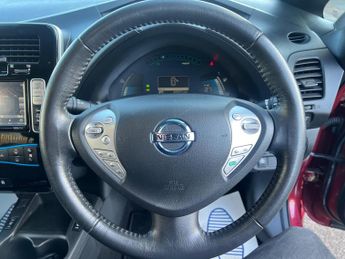 Nissan Leaf 30kWh Tekna Auto 5dr