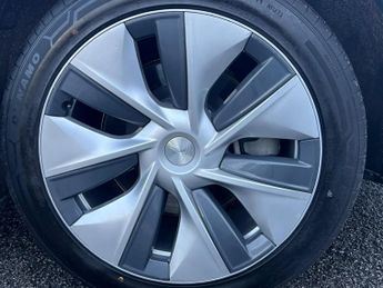 Tesla Model Y (Dual Motor) Long Range Auto 4WDE 5dr