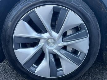 Tesla Model Y (Dual Motor) Long Range Auto 4WDE 5dr