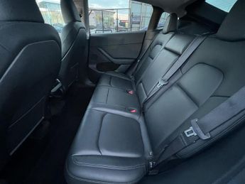 Tesla Model Y (Dual Motor) Long Range Auto 4WDE 5dr