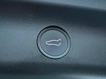 Tesla Model Y (Dual Motor) Long Range Auto 4WDE 5dr