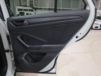 Volkswagen T-Roc 1.5 TSI R-Line DSG Euro 6 (s/s) 5dr