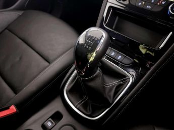 Vauxhall Astra 1.6i Turbo GPF Elite Nav Hatchback 5dr Petrol Manual Euro 6 (s/s