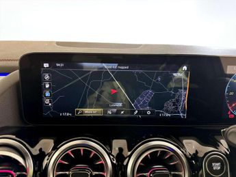 Mercedes-Benz EQA EQA 350 66.5kWh AMG Line SUV 5dr Electric Auto 4MATIC (292 ps)