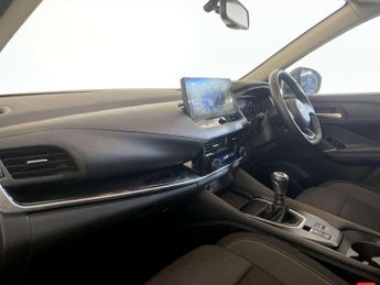Nissan Qashqai 1.3 DIG-T MHEV N-Connecta SUV 5dr Petrol Hybrid Manual Euro 6 (s