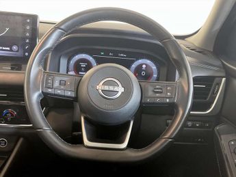 Nissan Qashqai 1.3 DIG-T MHEV N-Connecta SUV 5dr Petrol Hybrid Manual Euro 6 (s