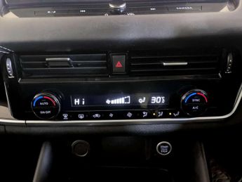 Nissan Qashqai 1.3 DIG-T MHEV N-Connecta SUV 5dr Petrol Hybrid Manual Euro 6 (s