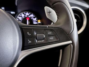 Alfa Romeo Stelvio 2.0T Ti SUV 5dr Petrol Auto Q4 AWD Euro 6 (s/s) (280 ps)