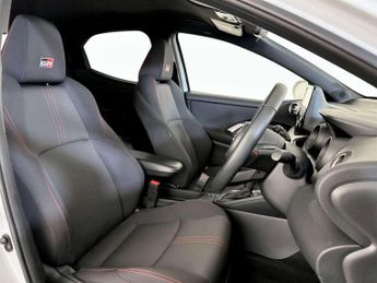 Toyota Yaris 1.5 VVT-h GR SPORT Hatchback 5dr Petrol Hybrid E-CVT Euro 6 (s/s
