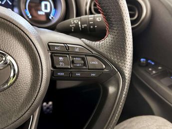 Toyota Yaris 1.5 VVT-h GR SPORT Hatchback 5dr Petrol Hybrid E-CVT Euro 6 (s/s