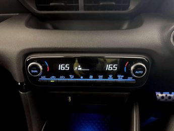 Toyota Yaris 1.5 VVT-h GR SPORT Hatchback 5dr Petrol Hybrid E-CVT Euro 6 (s/s