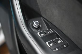 AUDI Q3 2.0 TDI S line Plus SUV 5dr Diesel S Tronic quattro Euro 6 (s/s)