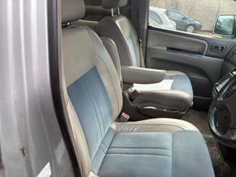 Nissan Elgrand 8 seater