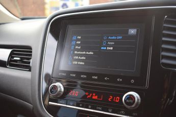 Mitsubishi Outlander 2.0 MIVEC Design CVT 4WD Euro 6 (s/s) 5dr