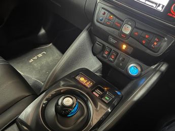 Nissan Leaf 40kWh N-Connecta Auto 5dr