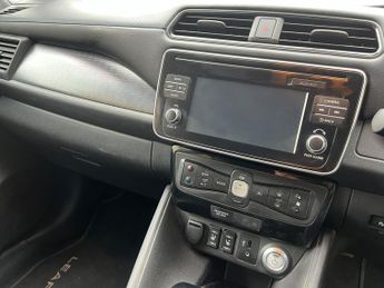 Nissan Leaf 40kWh N-Connecta Auto 5dr