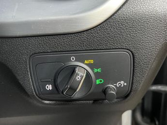 Audi Q2 1.5 TFSI CoD 35 S line S Tronic Euro 6 (s/s) 5dr