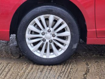 MG MG5 61.1kWh Excite Long Range Auto 5dr