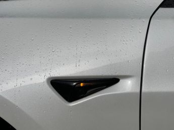 Tesla Model 3 (Dual Motor) Performance Auto 4WDE 4dr (Performance Upgrade)