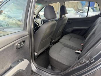 Hyundai i10 1.2 Active Hatchback 5dr Petrol Auto Euro 5 (85 bhp)