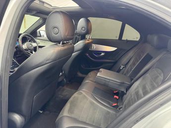 Mercedes-Benz C Class 2.0 C220d AMG Line (Premium Plus) G-Tronic+ Euro 6 (s/s) 4dr