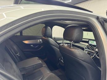 Mercedes-Benz C Class 2.0 C220d AMG Line (Premium Plus) G-Tronic+ Euro 6 (s/s) 4dr