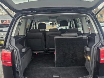 Volkswagen Touran 1.6 TDI BlueMotion Tech SE DSG Euro 5 (s/s) 5dr