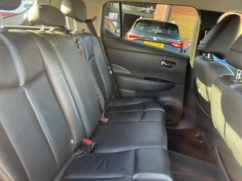 Nissan Leaf 40kWh Tekna Hatchback 5dr Electric Auto (150 ps)