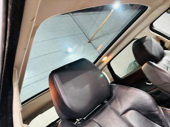 Land Rover Range Rover Evoque 2.2 SD4 Pure Auto 4WD Euro 5 5dr