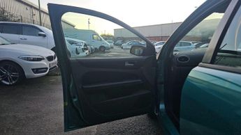 Ford Focus 1.6 Zetec Climate 5dr
