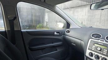 Ford Focus 1.6 Zetec Climate 5dr