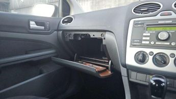 Ford Focus 1.6 Zetec Climate 5dr