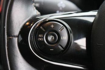 MINI Countryman 1.5 10kWh Cooper SE Exclusive Auto ALL4 Euro 6 (s/s) 5dr