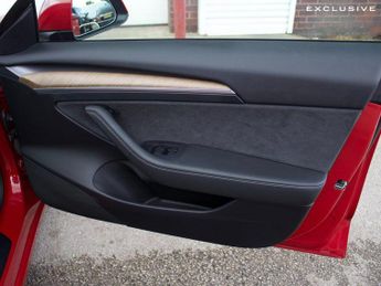 Tesla Model 3 (Dual Motor) Performance Auto 4WDE 4dr (Performance Upgrade)