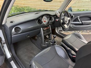 MINI HATCH 1.6 Cooper Hatchback 3dr Petrol Manual Euro 4 (116 bhp) 12 MONTH