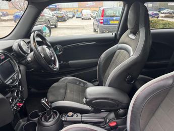 MINI Hatch 2.0 Cooper S Sport Steptronic Euro 6 (s/s) 3dr