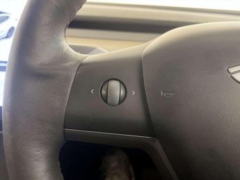 Tesla Model 3 Standard Range Plus Saloon 4dr Electric Auto RWD (241 bhp)