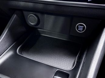 Nissan Qashqai 1.3 DIG-T MHEV Acenta Premium SUV 5dr Petrol Hybrid XTRON Euro 6