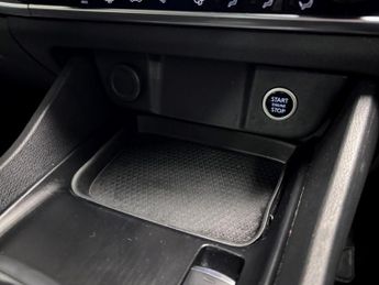 Nissan Qashqai 1.3 DIG-T MHEV Acenta Premium SUV 5dr Petrol Hybrid XTRON Euro 6