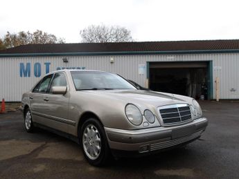 Mercedes E Class 3.2 E320 Elegance 4dr