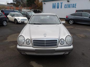 Mercedes-Benz E Class 3.2 E320 Elegance 4dr