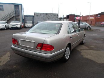 Mercedes-Benz E Class 3.2 E320 Elegance 4dr