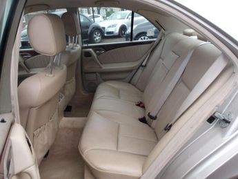 Mercedes-Benz E Class 3.2 E320 Elegance 4dr