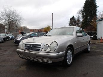 Mercedes-Benz E Class 3.2 E320 Elegance 4dr