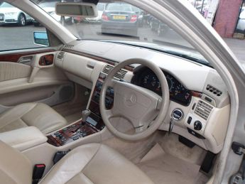 Mercedes-Benz E Class 3.2 E320 Elegance 4dr
