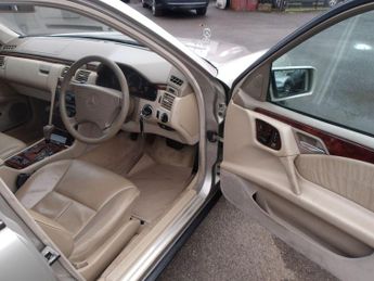 Mercedes-Benz E Class 3.2 E320 Elegance 4dr