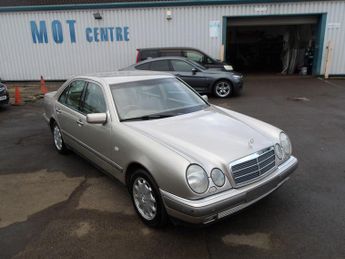 Mercedes-Benz E Class 3.2 E320 Elegance 4dr